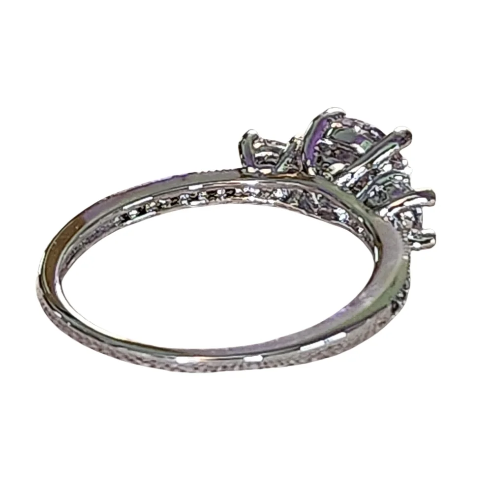 💍NEW & BEAUTIFUL💍 Three Stone Round CZ Engagement Ring Silver Tone Pave Size 9